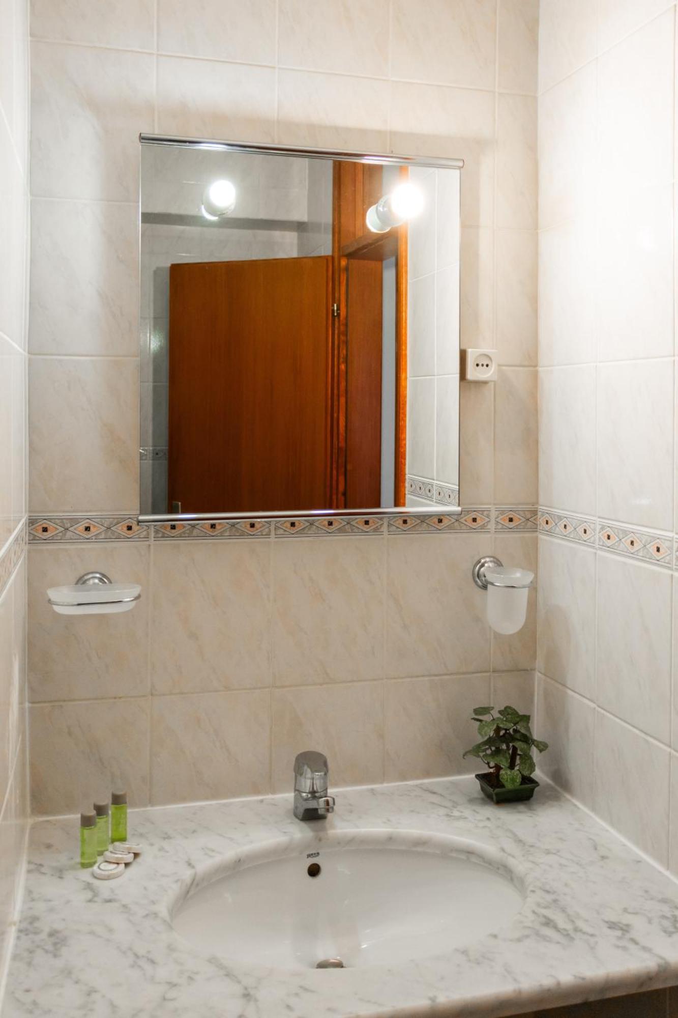 Saraj Hotel
